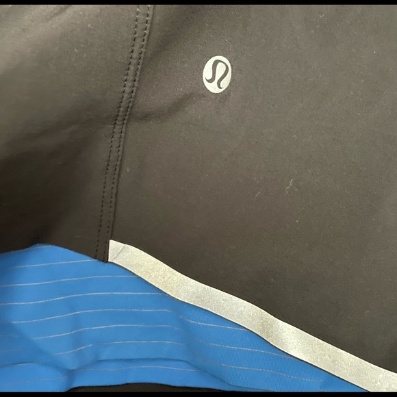 LULULEMON Men’s License to Train” Lined black shorts with reflective detail - Picture 4 of 11